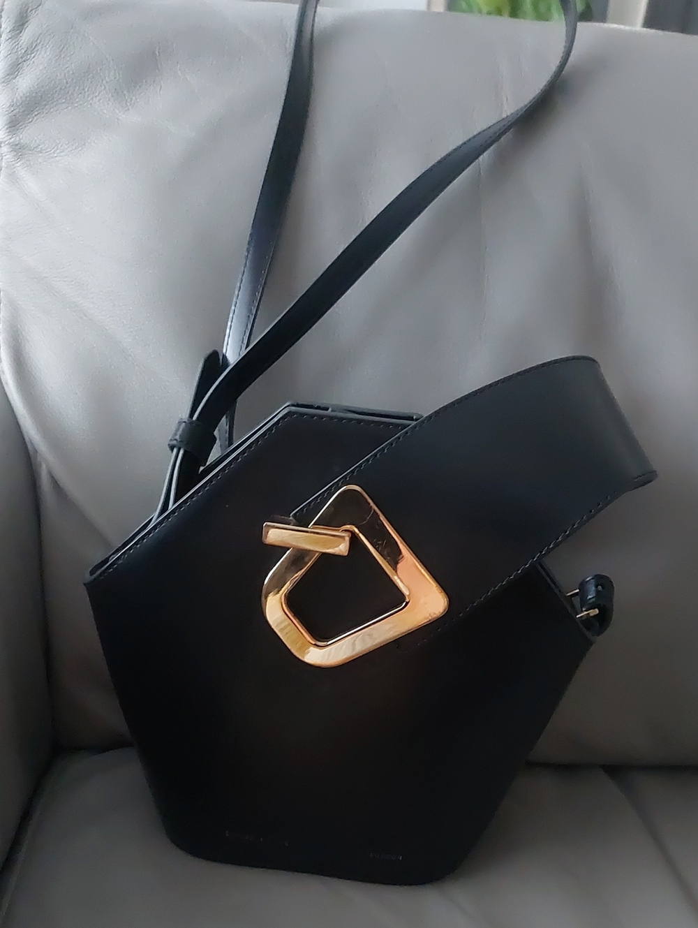 Danse Lente Women's Leather Shoulder Bag with Gold Accent